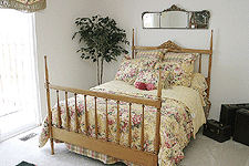 bed bedroom interior decor decorating home house real estate digital image stock photo photograph photography assignment Tom Palmer Fantastic Places info@fantasticplaces.com